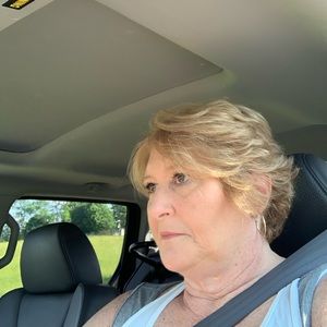 Meet your Posher, Laura